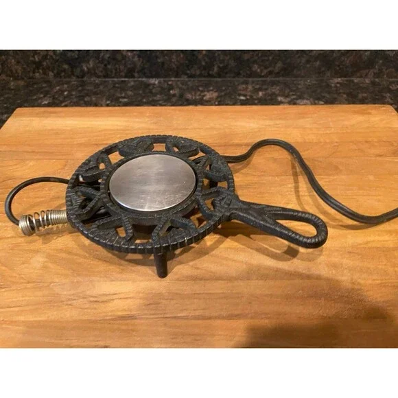 Williamsburg Cast Iron Electric Warmer trivet - Picture 2 of 6